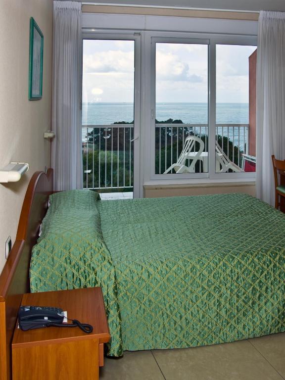 Hotel Cristallo Lerici Rum bild